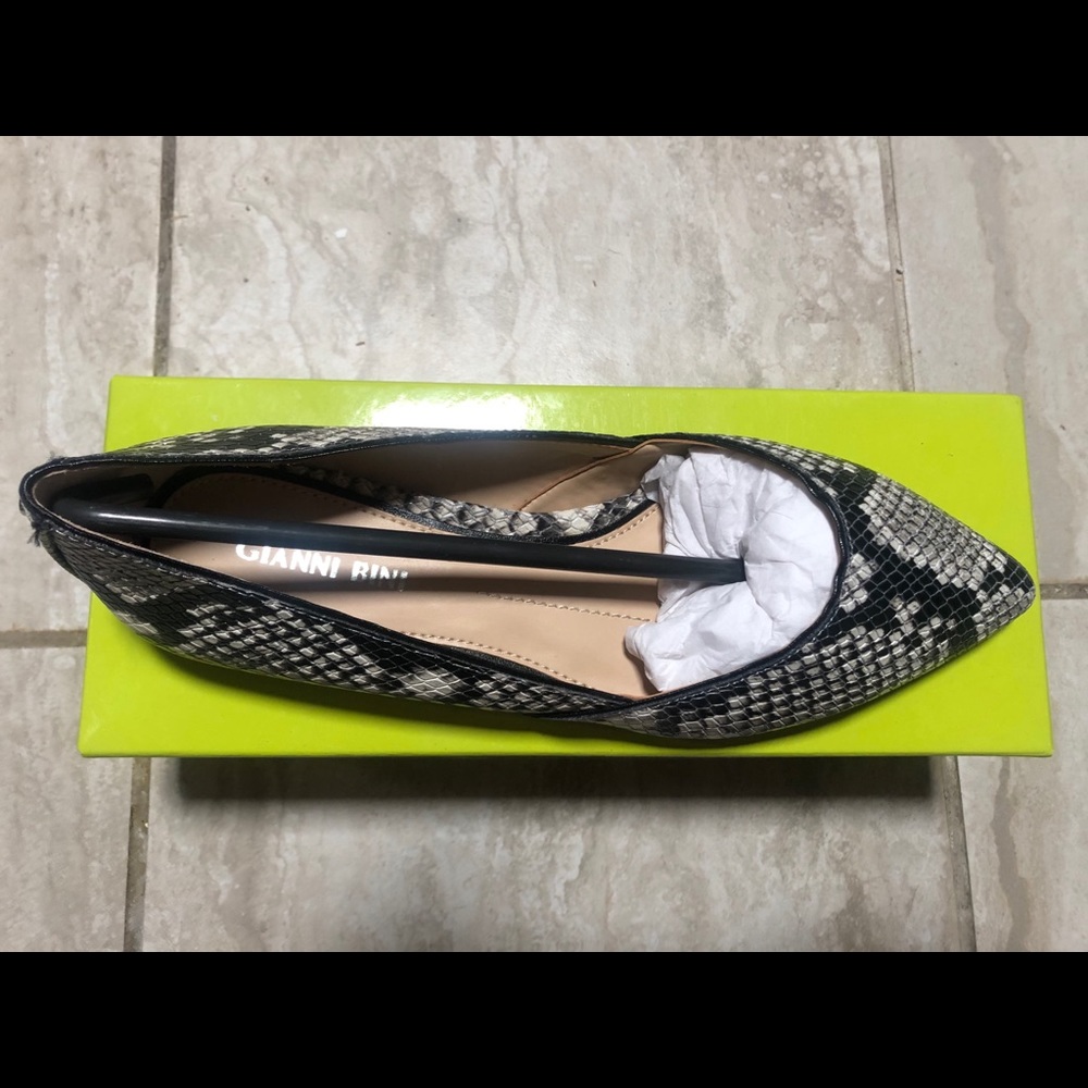 NIB Gianni Bini kerritaa snakeskin flat